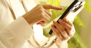 斜めがけできる！おしゃれなショルダースマホケースのブランドまとめ