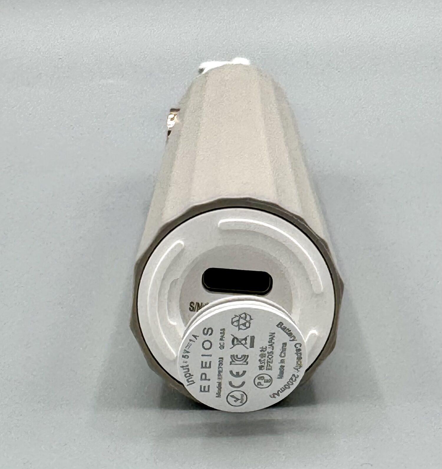 EPEIOS(エペイオス)の音波電動歯ブラシ OKare ET003の充電口