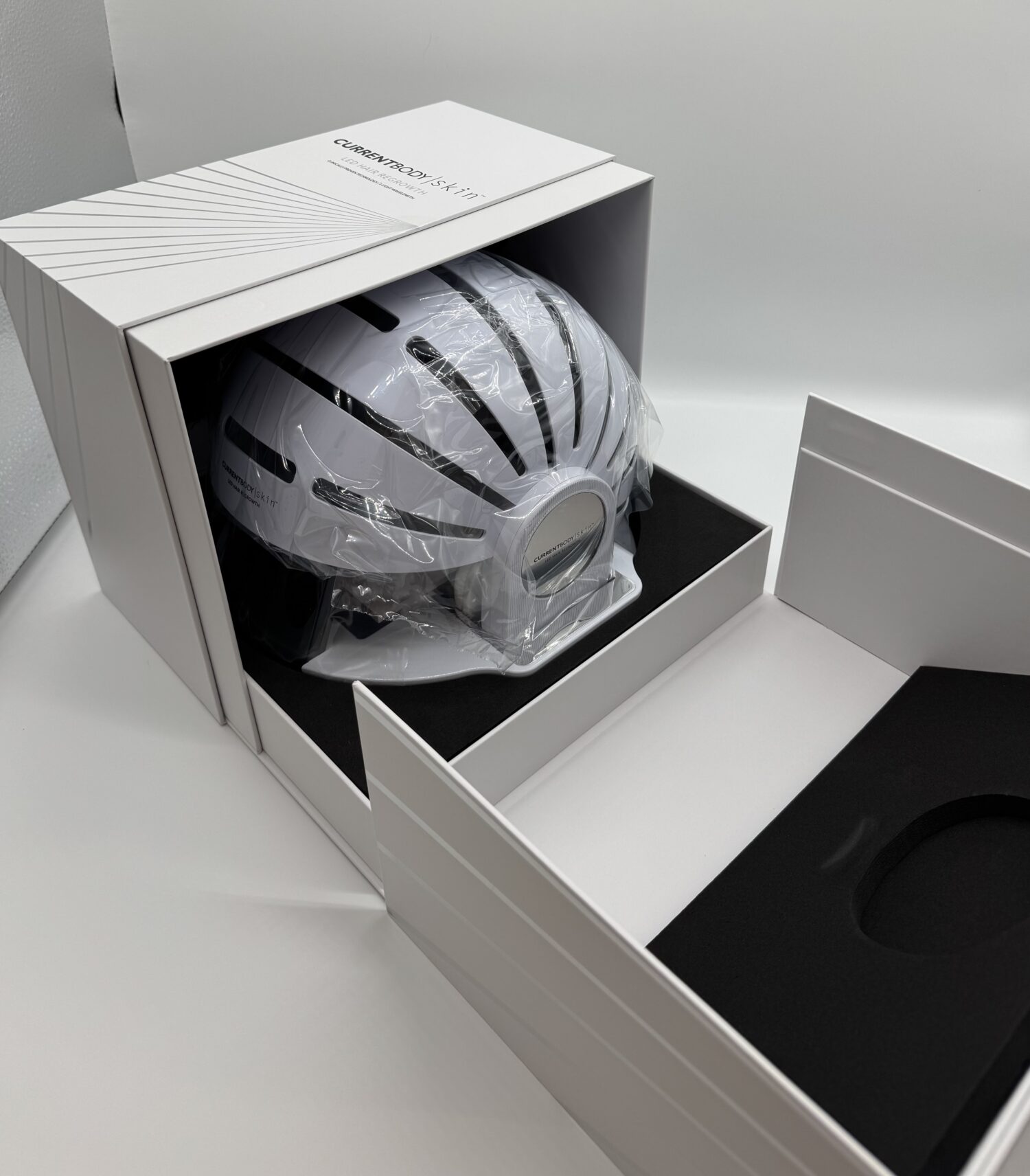 カレントボディ「LED 頭皮・頭髪ケアデバイス」パッケージ開封１