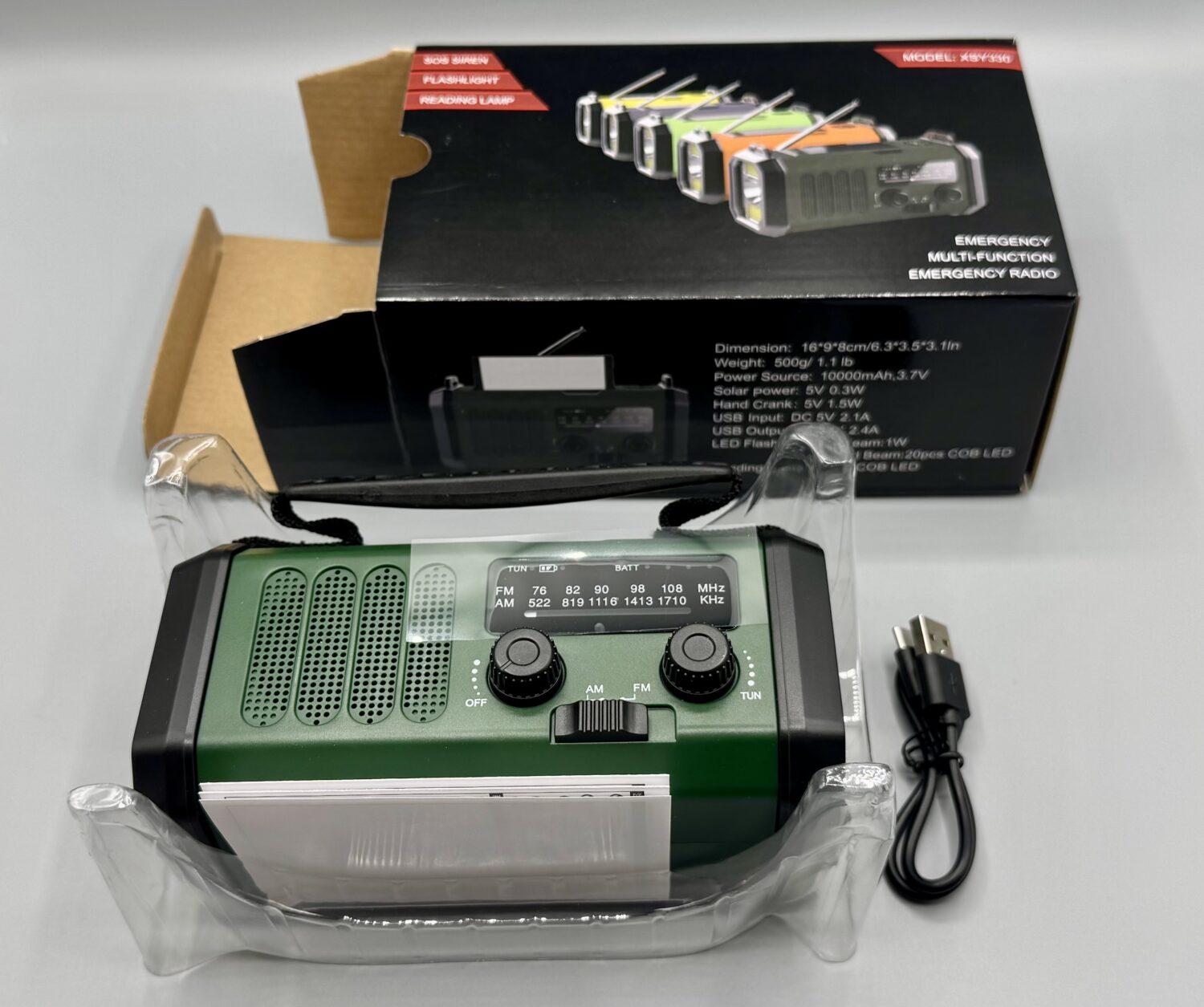 【ファミリー・ライフ】3WAY充電5WAY機能大容量10000mAh多機能防災ラジオの内容物