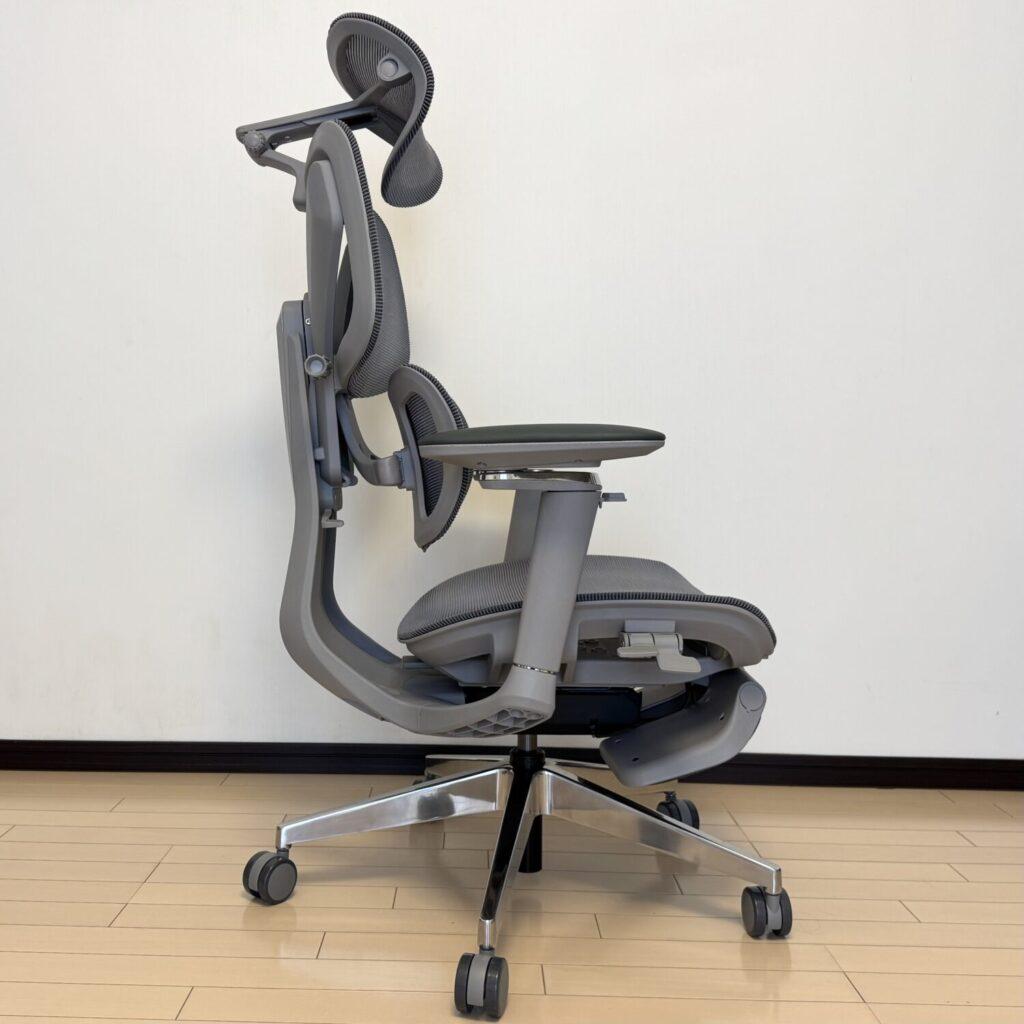 AXISU アクシスエルゴコアオフィスチェア 全体右側面写真(正常着座状態)