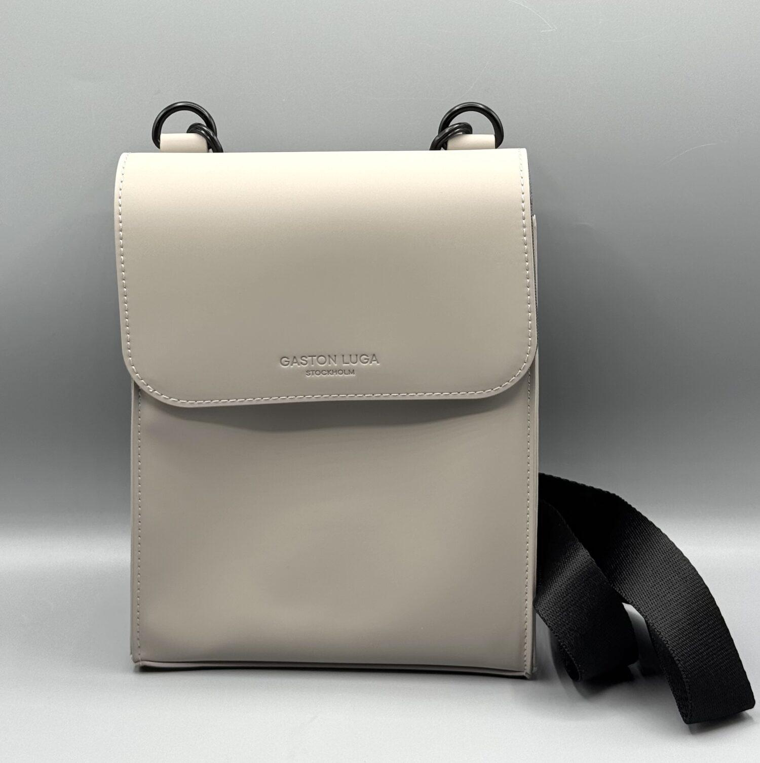 Spläsh ID Crossbody バッグ表面（トープカラー）