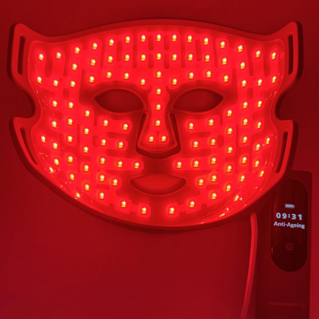 CurrentBody】LEDマルチライトマスクをレビュー！6波長の美顔器で夏の