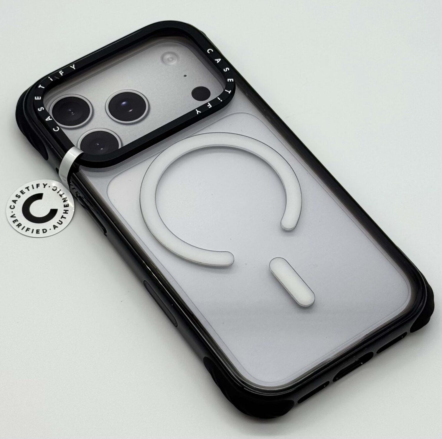 CASETiFY ウルトラインパクトケースの背面とMagSafeリング