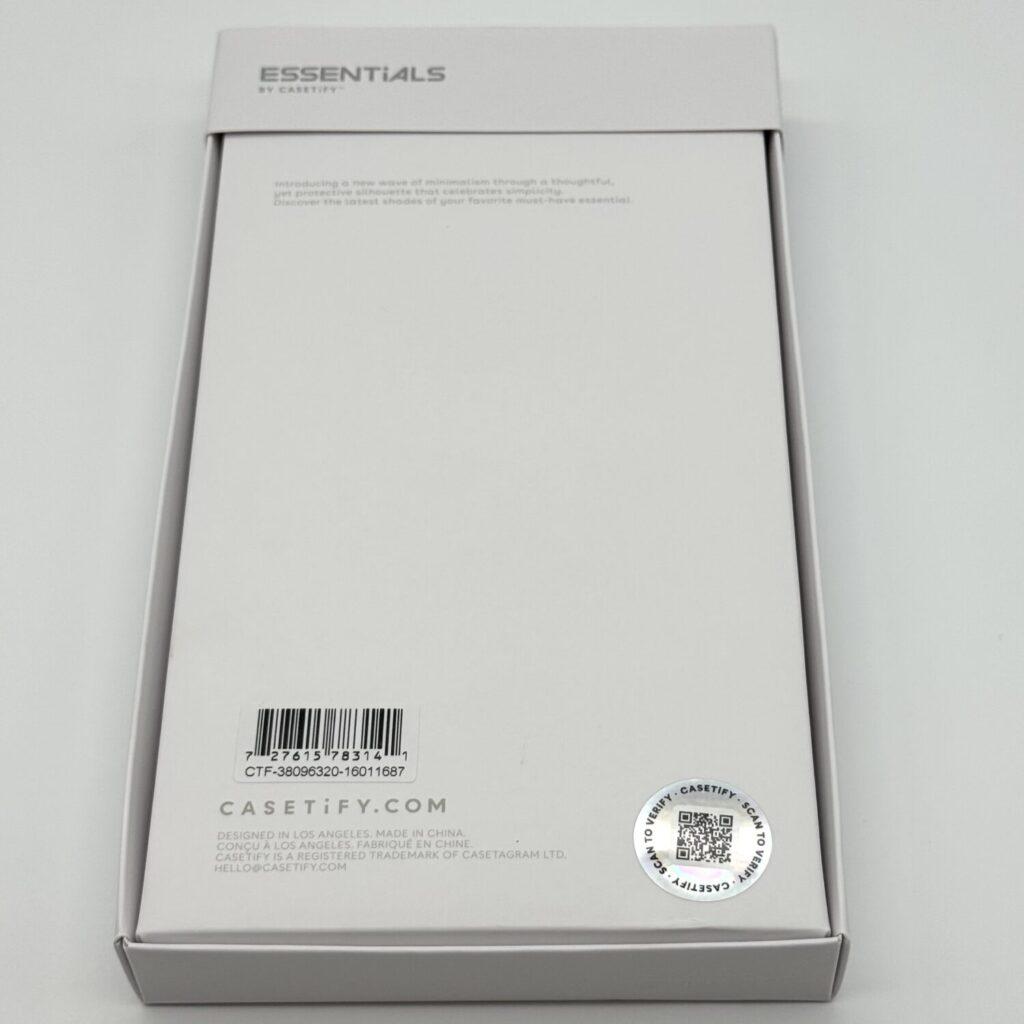 CASETiFY ウェーブ シリコンケースの箱の裏面(バーコードと正規品認証用QRコードシール)