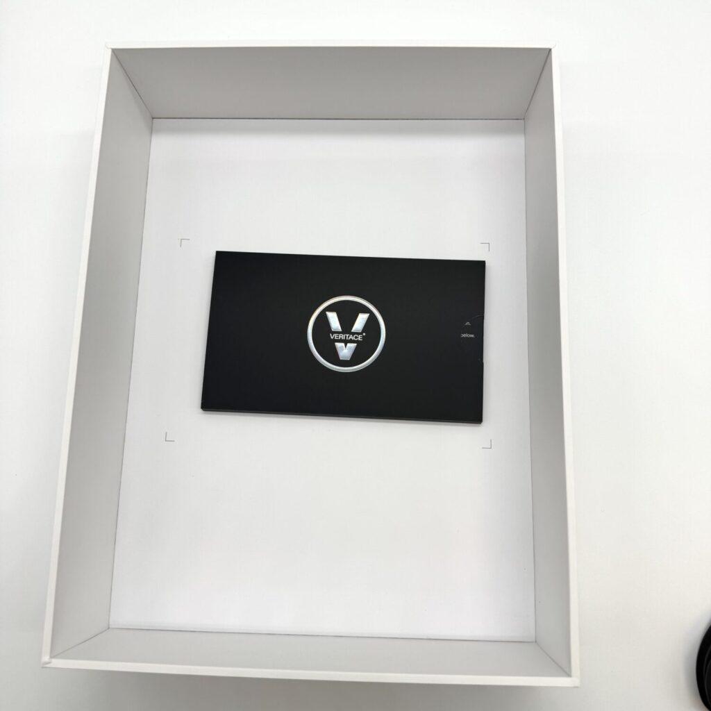 カレントボディ シリーズ3 内箱のふた裏に入ったVeritace NFCカード